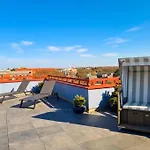 Terrassenhaus, 83 *
